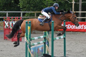 Amanda Stevenson Claims the Top Spot in the Nupafeed Supplements Senior Discovery Second Round at Petley Wood Equestrian Centre